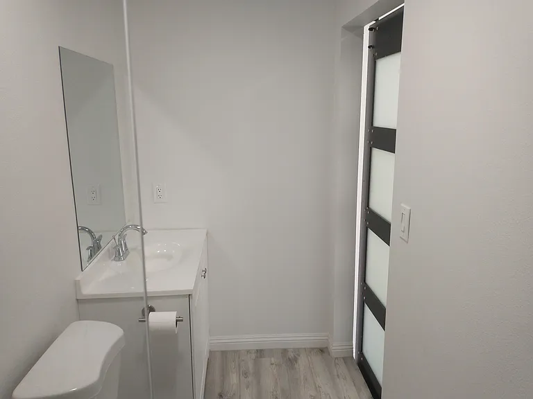 13701 Boston Ct — Photo 7