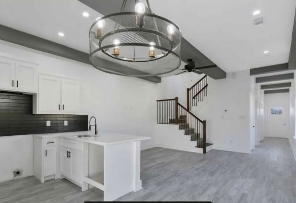 1st image of 2113 Wright St #B
