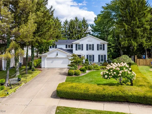 16969 Antler Ln, Strongsville, OH 44136