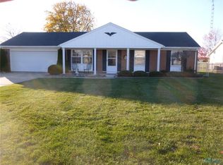 417 Park Ln, Walbridge, OH 43465
