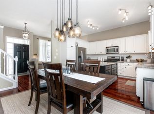 7710 Newbury Rd, Woodbury, MN 55125