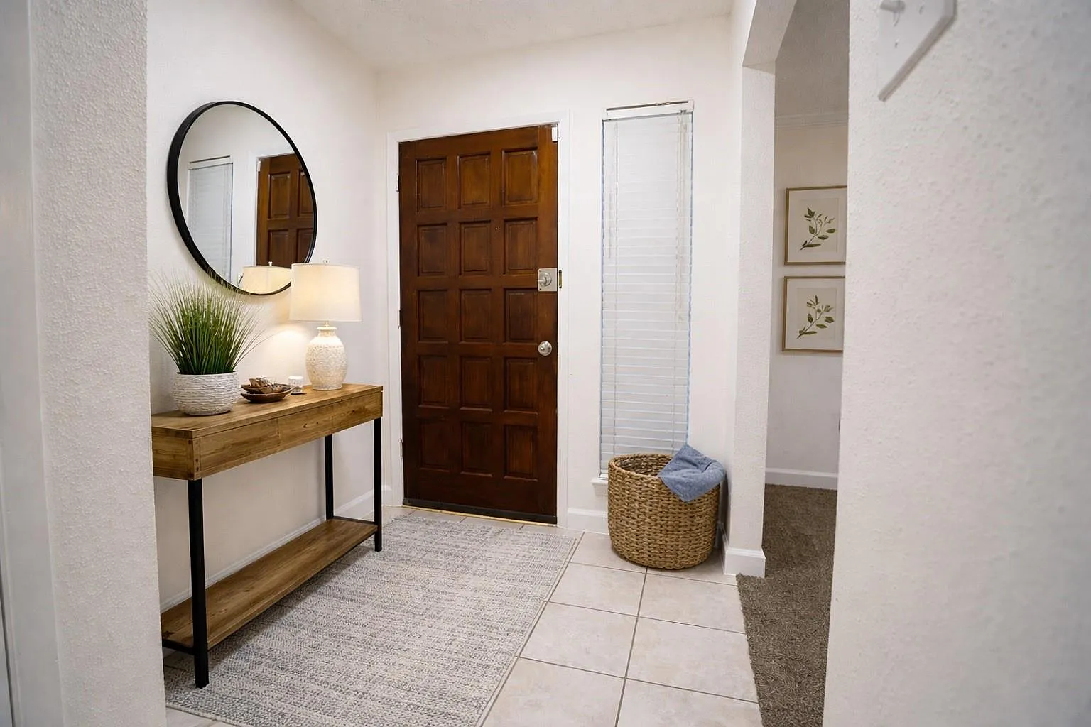 3 bed, 2.0 bath, 2001 sqft, $1,950 — Photo 2