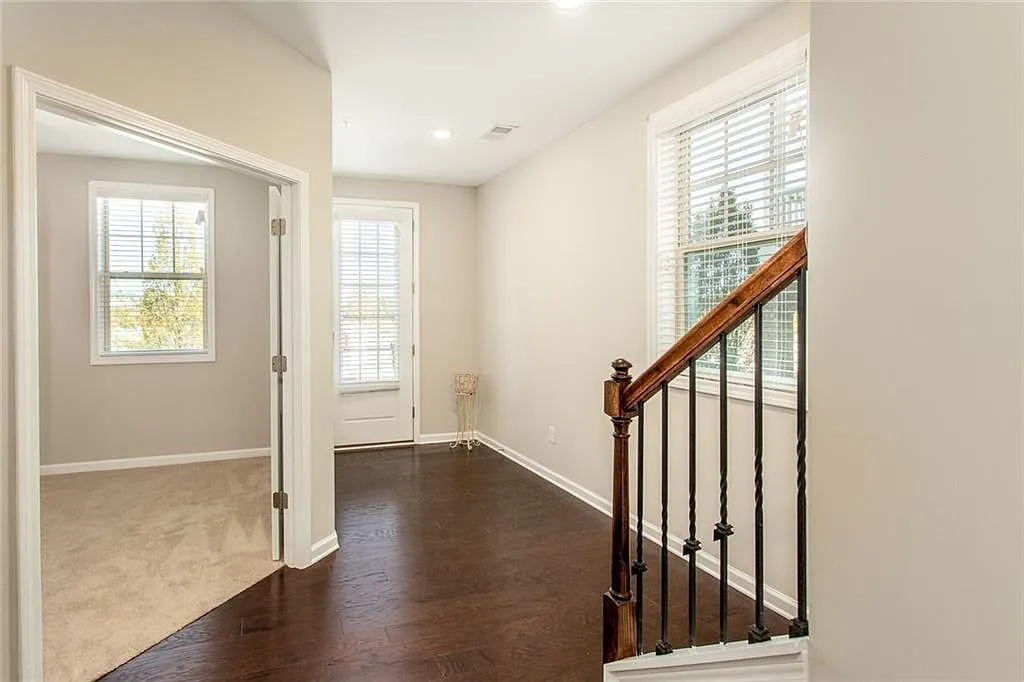4 bed, 3.5 bath, 3094 sqft, $3,600 — Photo 2