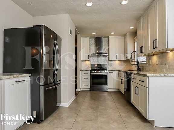 5th image of 1646 Stardust Dr