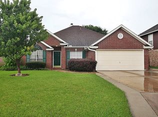 8072 Torrey Pines Cir, Beaumont, TX 77707