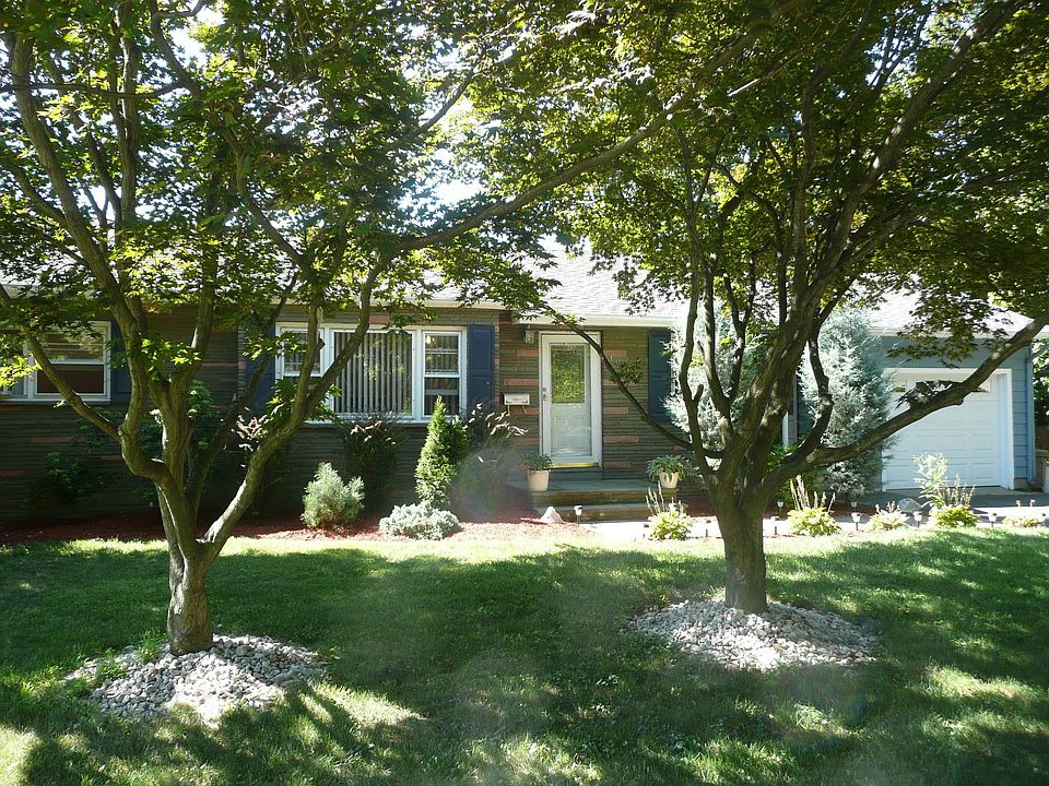 Front #1 with Japanese Maple Trees