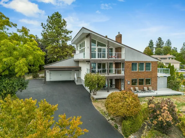 3137 Vector Dr, West Kelowna, BC V1Z 3B1
