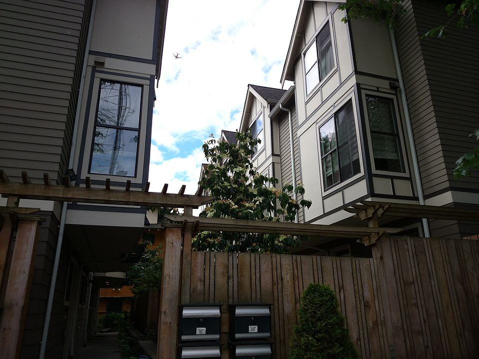 1st image of 1715 E Pine St