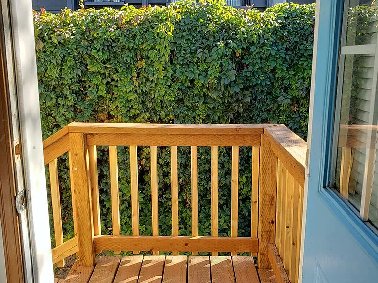 1305 N Wenatchee Ave — Photo 21