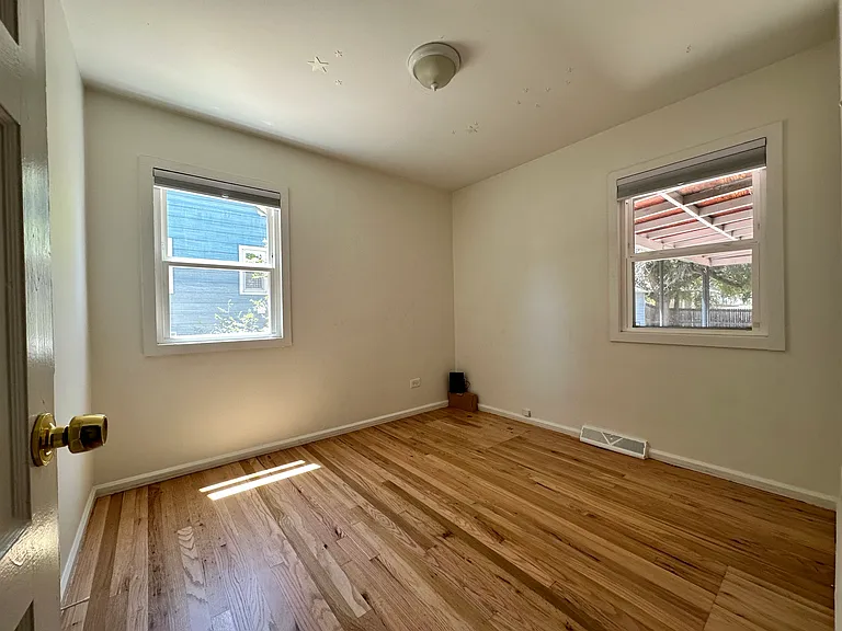 2633 S Race St — Photo 27