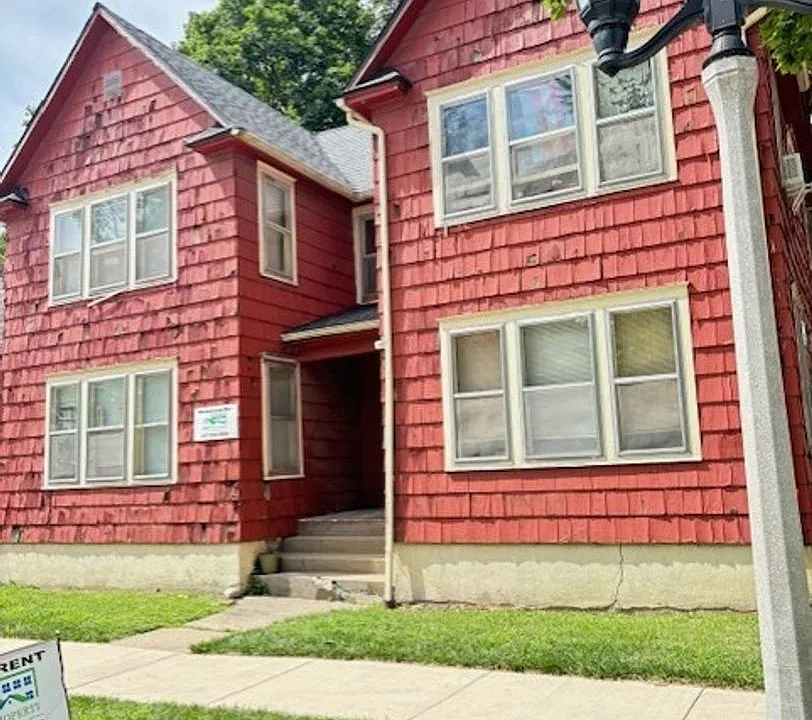 410 W Green St
