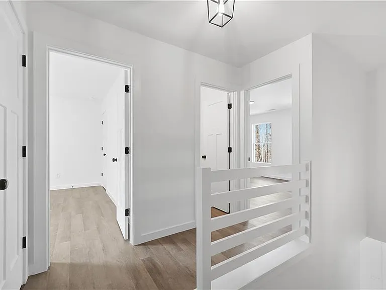 91 Smith And Wesson Way — Photo 41