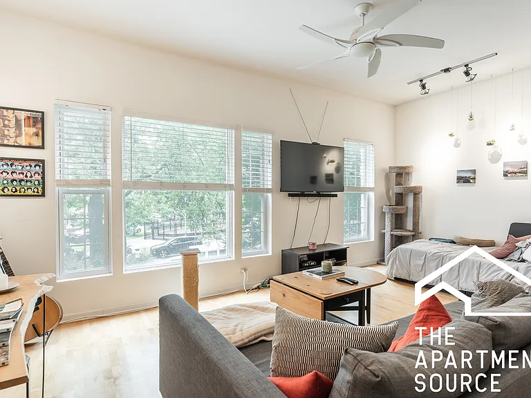 1407 N Wicker Park Ave #2 — Photo 6