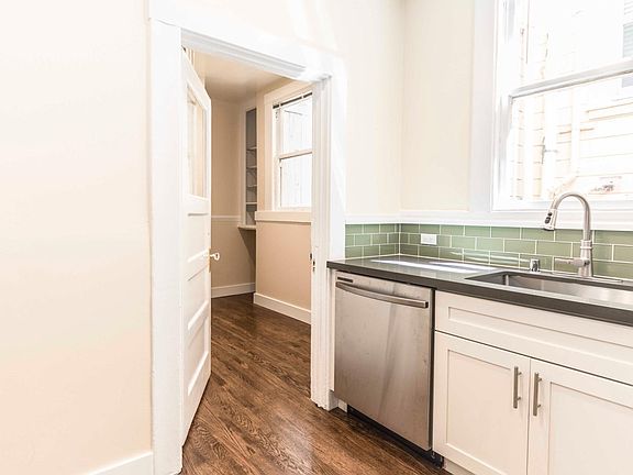 3rd image of 1636 Hyde St