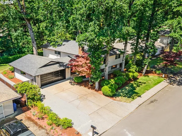 6787 Oakridge Dr, Gladstone, OR 97027