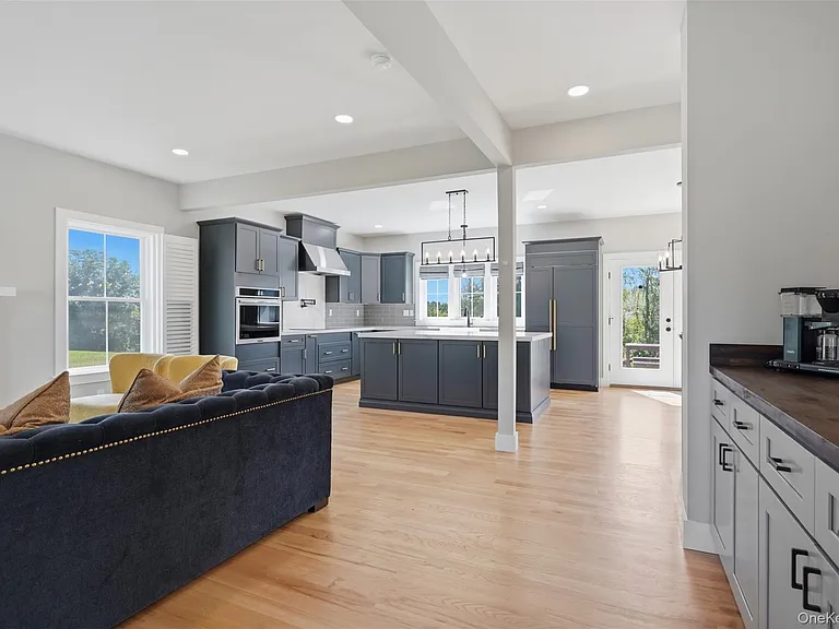 112 Pine Grove Rd — Photo 3
