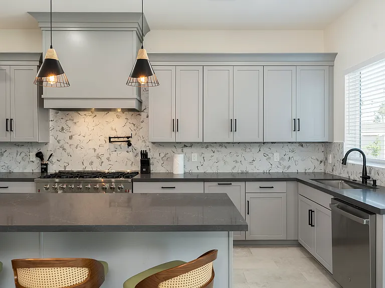 5049 E Shaw Butte Dr — Photo 34