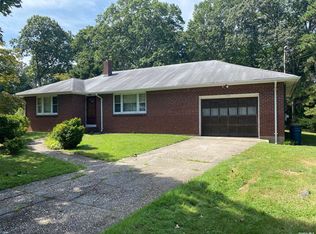 448 Mac Arthur Blvd, Hauppauge, NY
