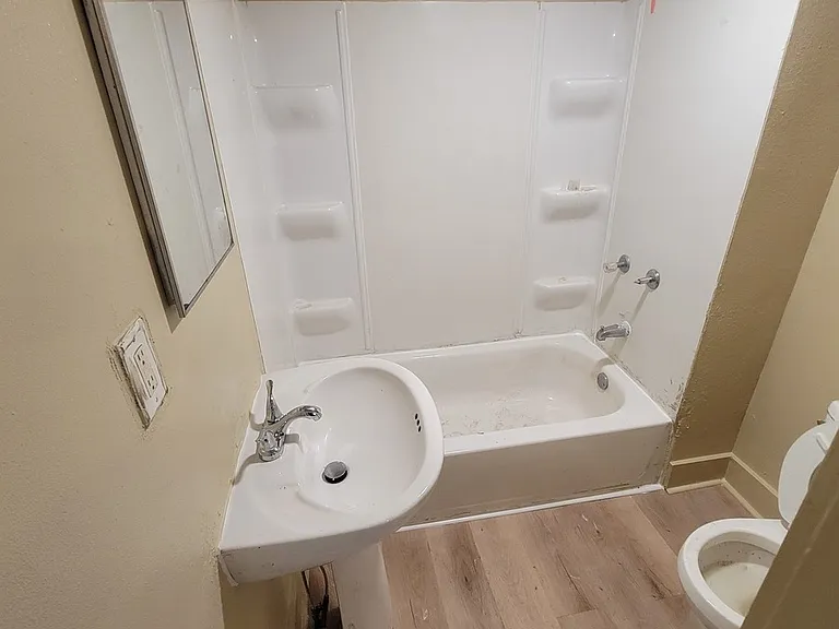 534 N Alton Ave — Photo 7