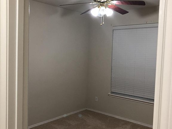 3rd image of 1408 Everglades Ct