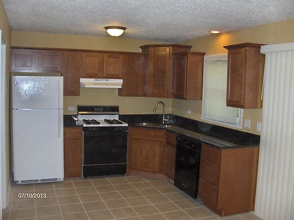 4th image of 5308 W Woodland Dr #D