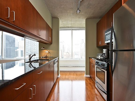 5th image of 611 S Wells St #1603