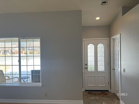 4th image of 2300 Shoshone Dr