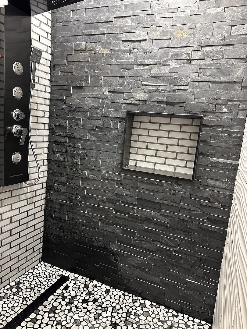 The House — Photo 1