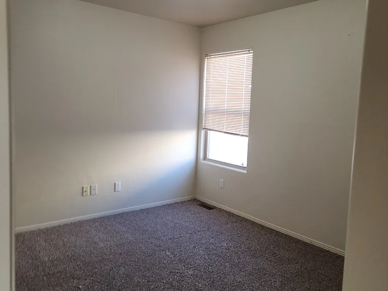 12508 Hardin Ct NE #B — Photo 10