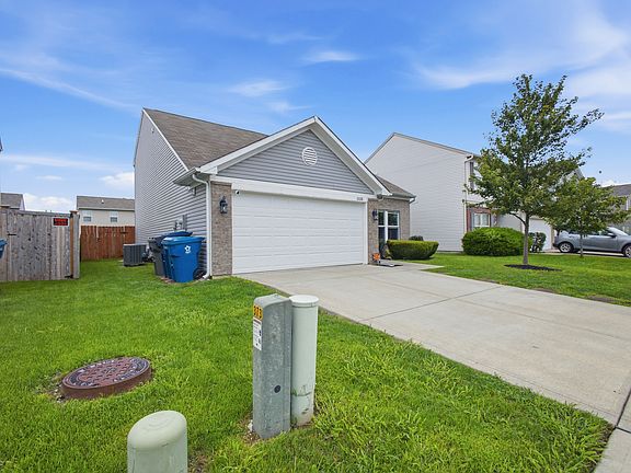 2nd image of 8038 Grove Berry Way