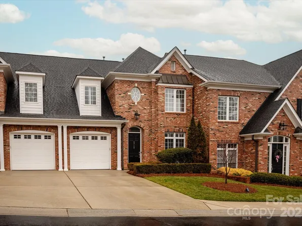 2715 Phillips Gate Dr, Charlotte, NC 28210