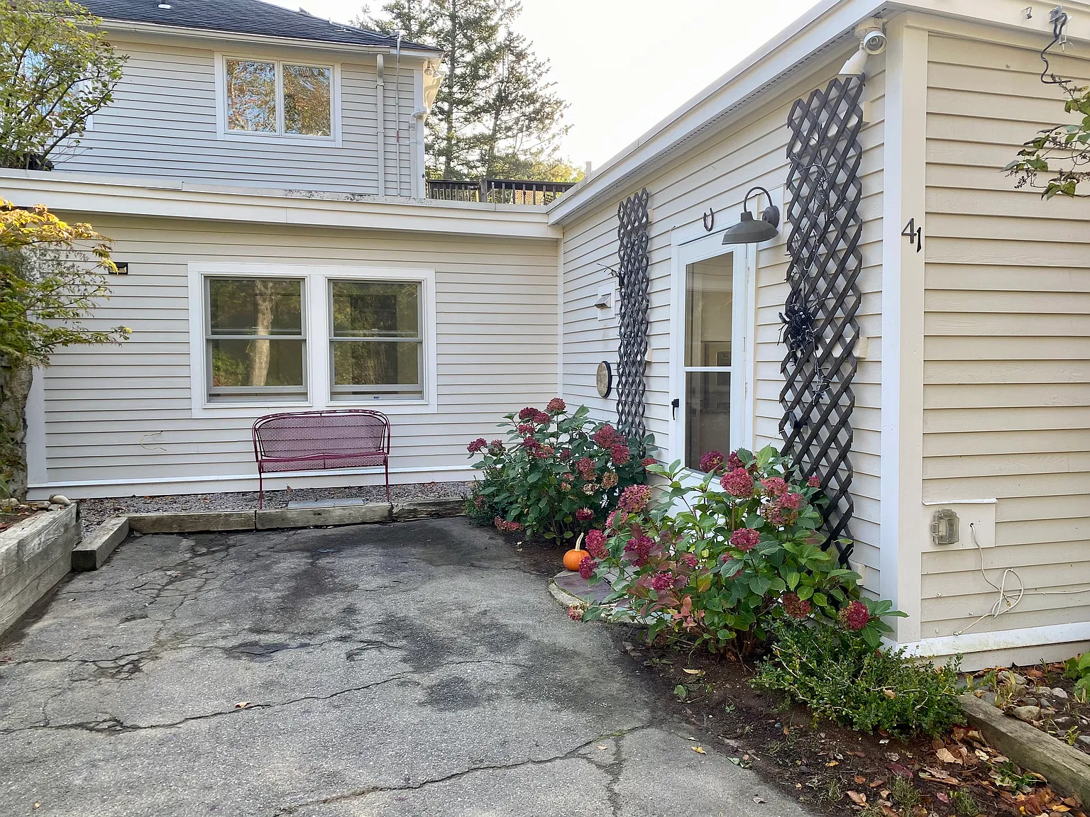 1 bed, 900 sqft, $2,700 — Photo 3