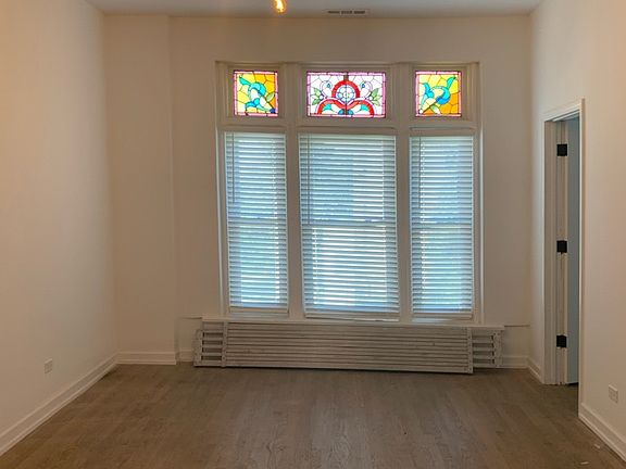 2nd image of 1401 N Oakley Blvd #2F