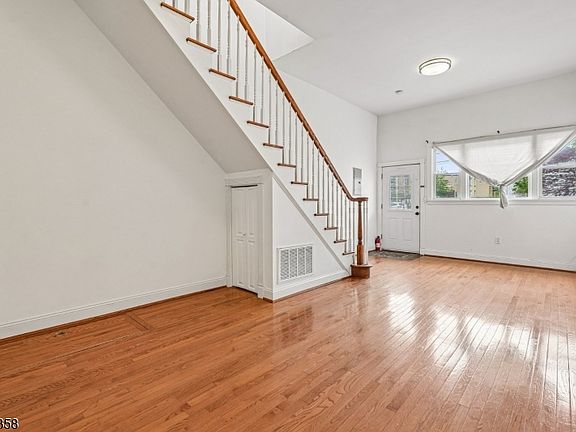 5th image of 90 A Hackensack Plk R