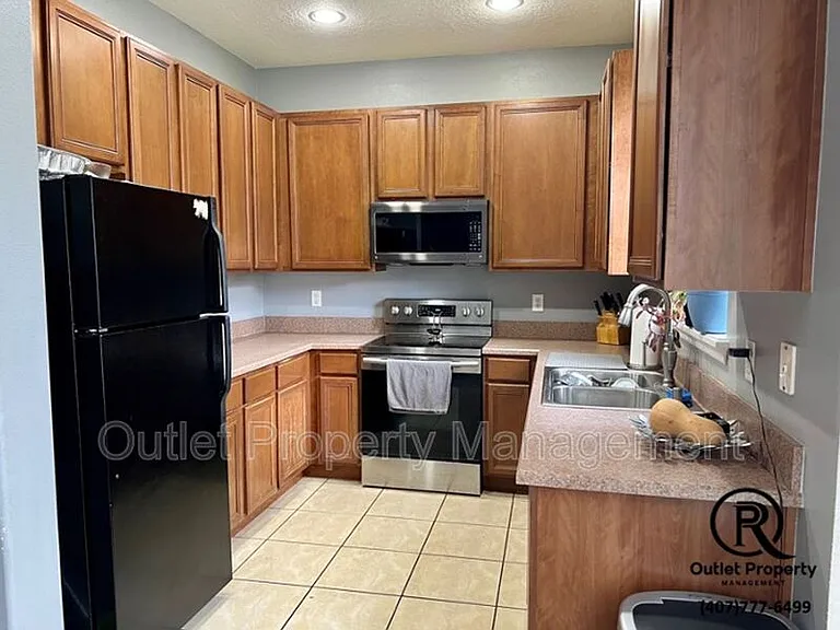 316 Coral Beach Cir — Photo 5
