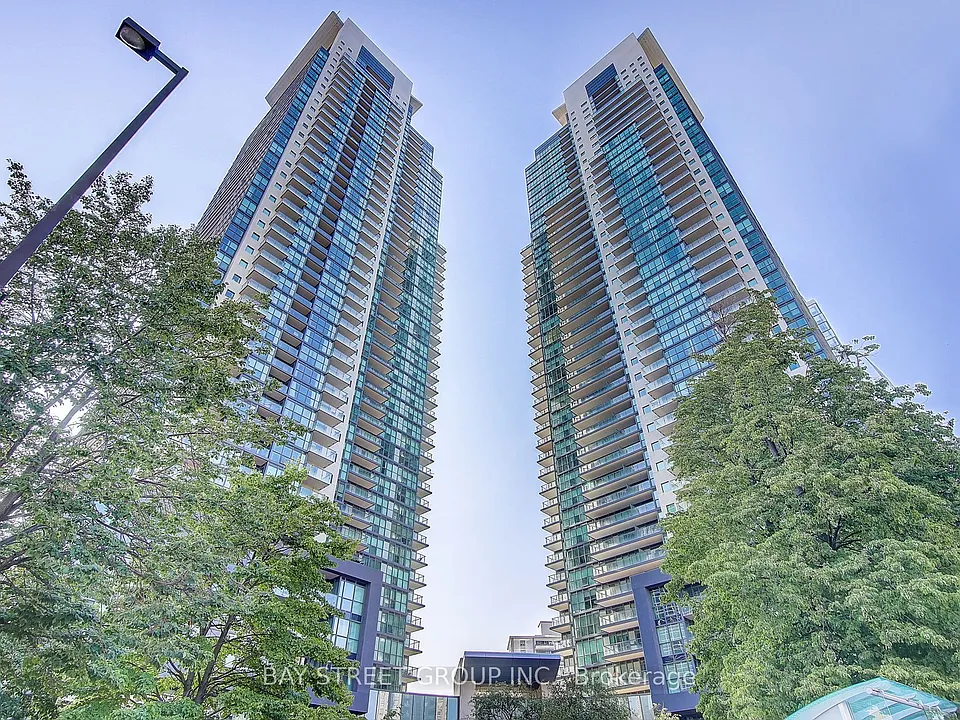 5162 Yonge St #LPH303