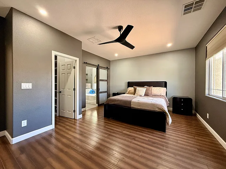 8565 Hogan Falls Cir — Photo 10