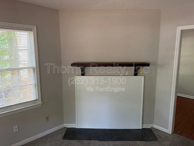 2257 Sherwood Ave — Photo 16
