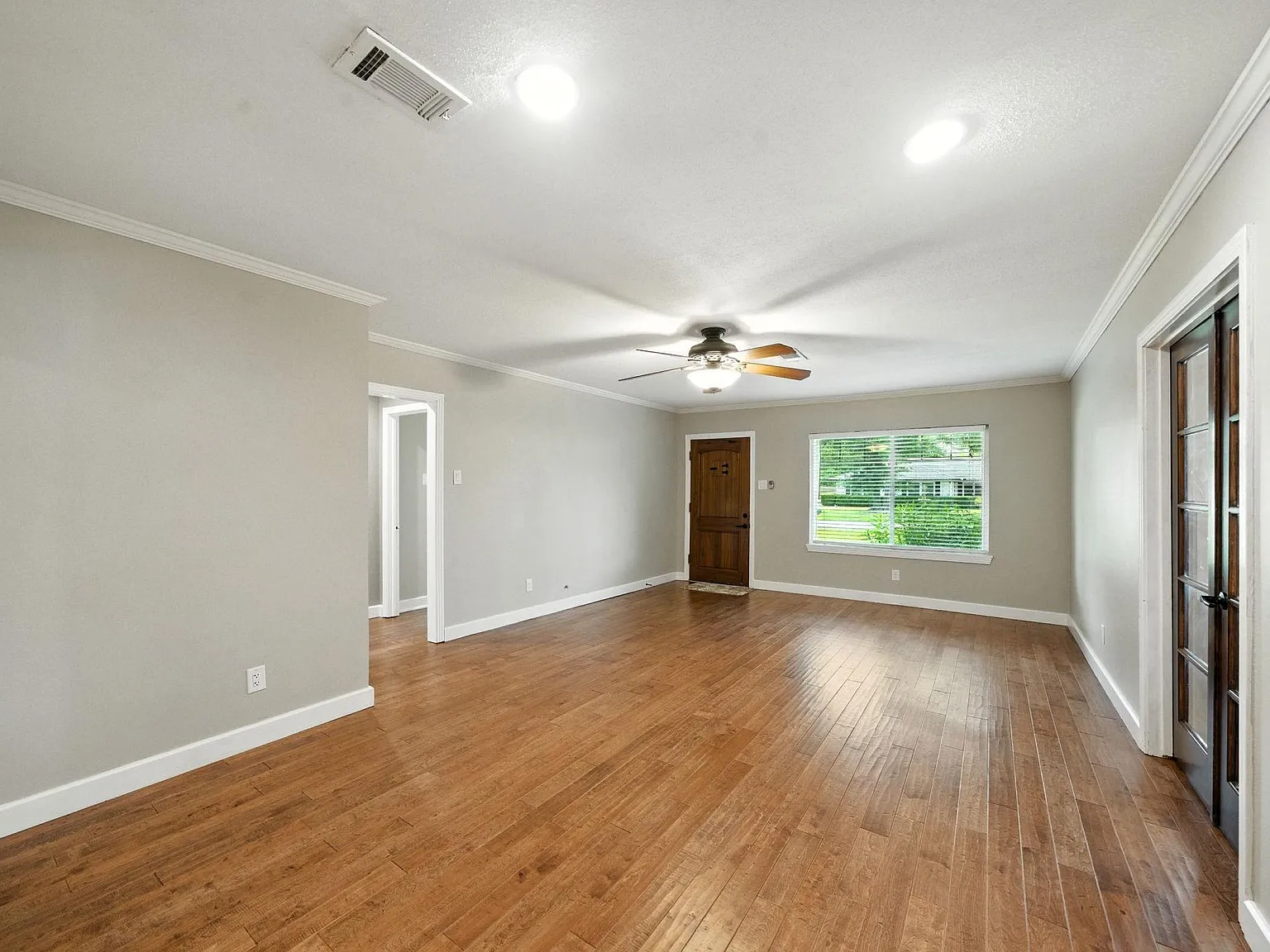 3 bed, 2.0 bath, 1546 sqft, $2,700 — Photo 4