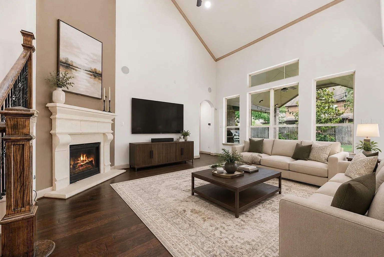 4 bed, 4.0 bath, 3756 sqft, $3,500 — Photo 2