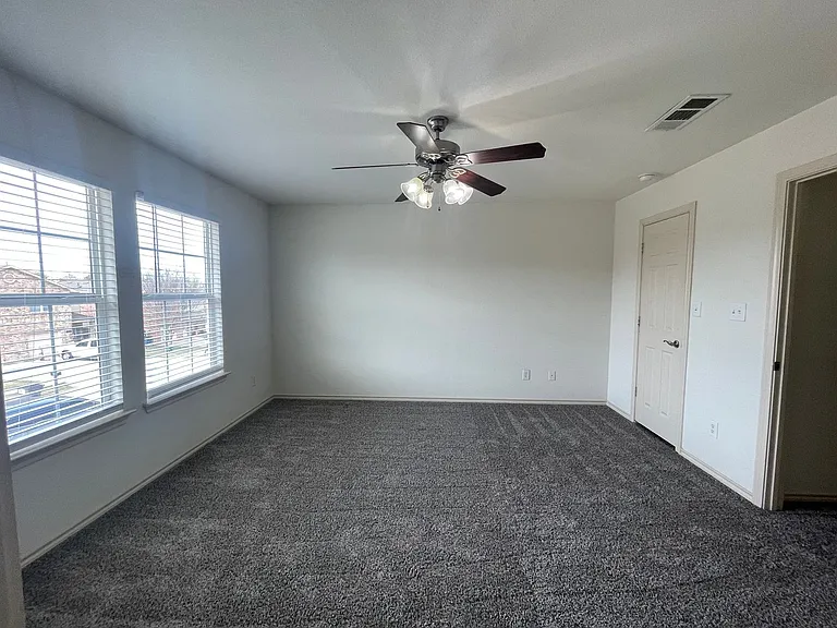 907 Parkplace Rdg — Photo 9