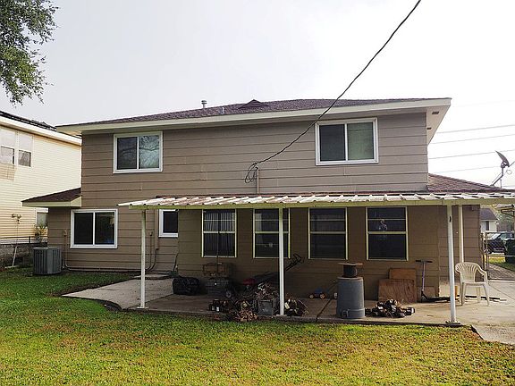 2nd image of 816 Oakwood Dr