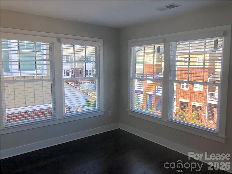 1218 Macomb Pl — Photo 16