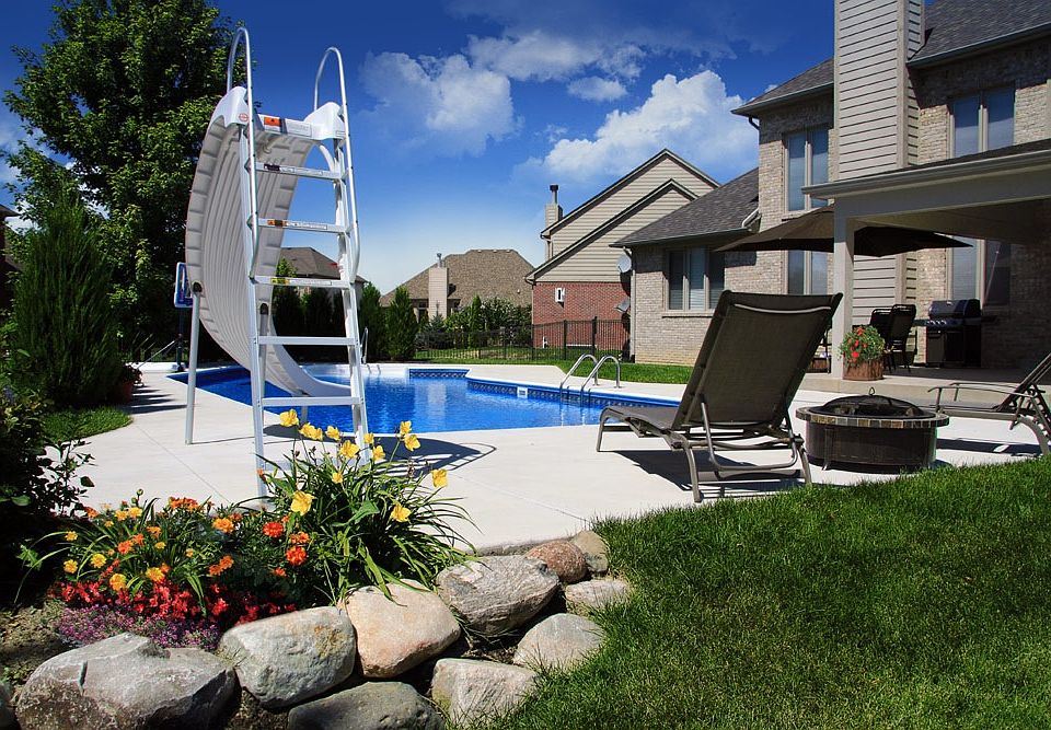 2nd image of 56383 Garden Ln