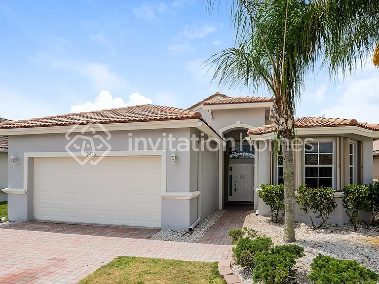 9496 Lago Dr — Photo 1