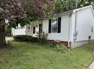107 Edgehill Ln, Hendersonville, TN 37075