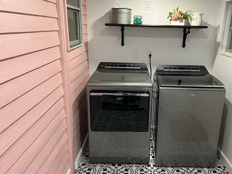 676 S Waco St — Photo 14