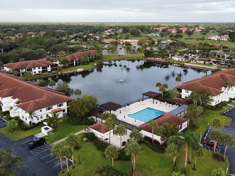 6142 SE Landing Way #15 — Photo 15