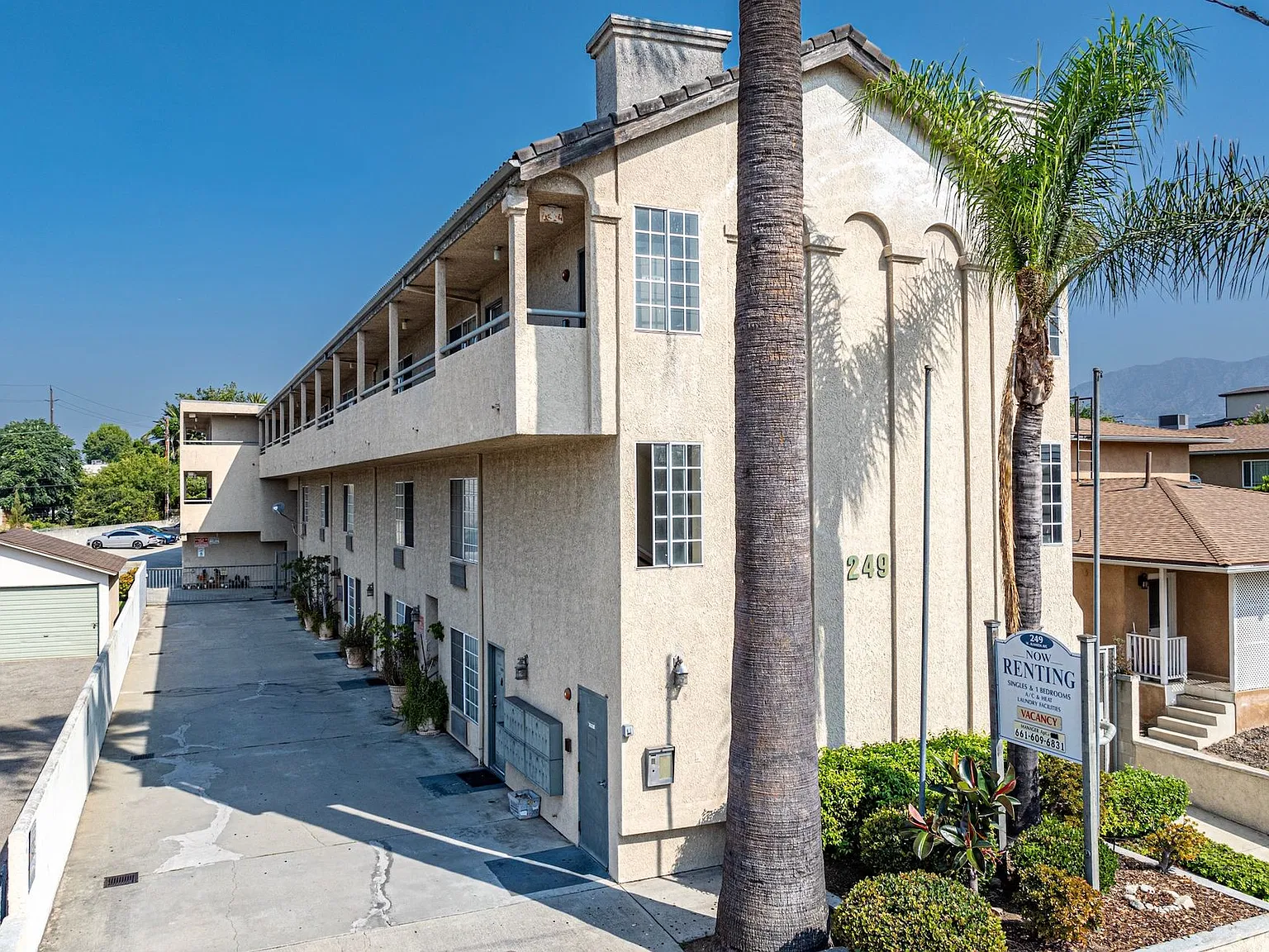 249 W Alameda Ave Burbank — Photo 4