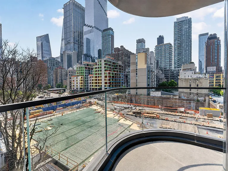 400 W 38th St #5GN — Photo 9